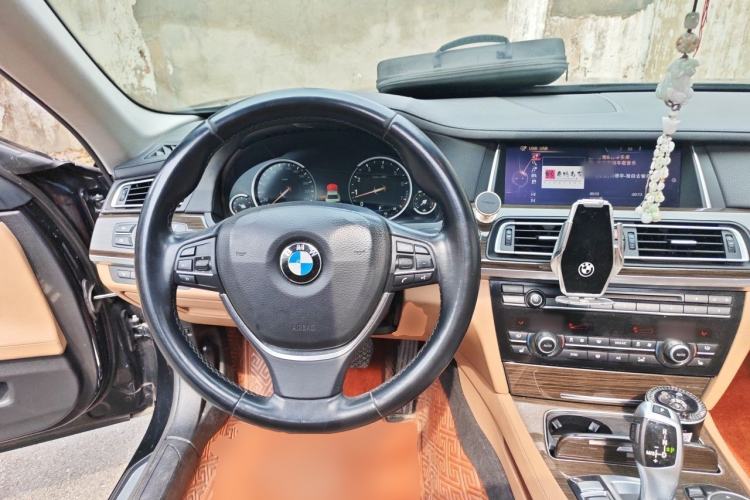 Used BMW 7 Series 2014 730Li Premium Edition Steering Wheel