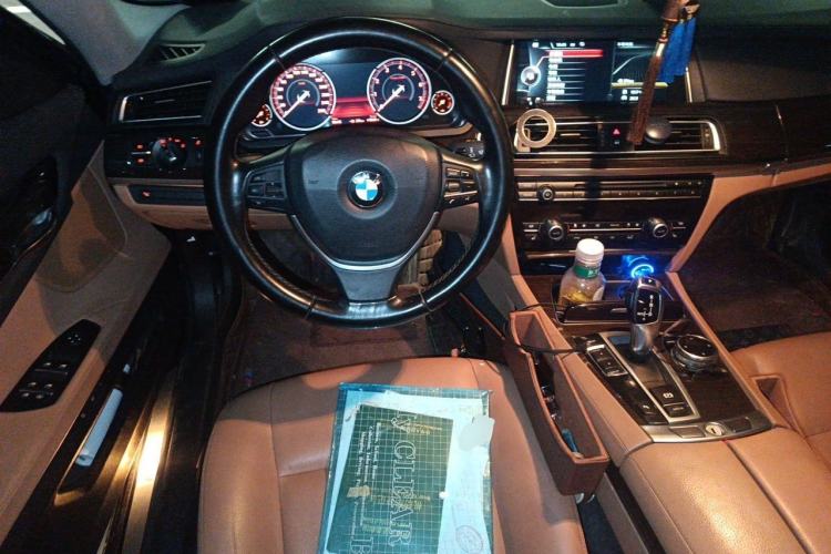 Used BMW 7 Series 2014 730Li Premium Edition Steering Wheel