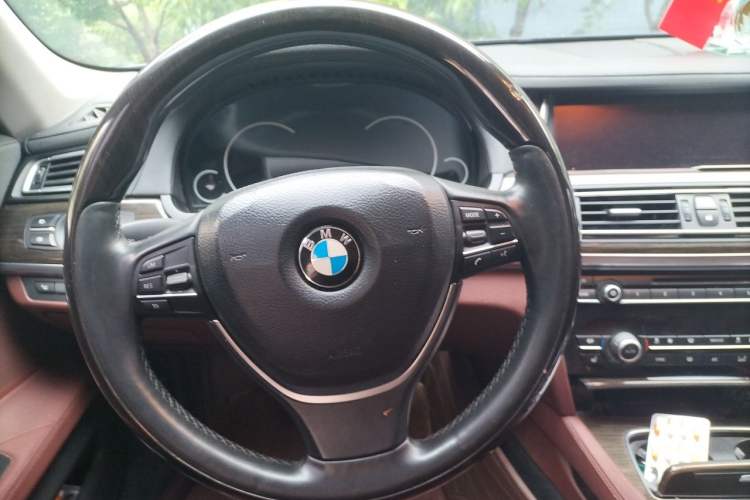 Used BMW 7 Series 2014 730Li Premium Edition Steering Wheel
