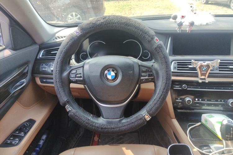 Used BMW 7 Series 2014 730Li Premium Edition Steering Wheel