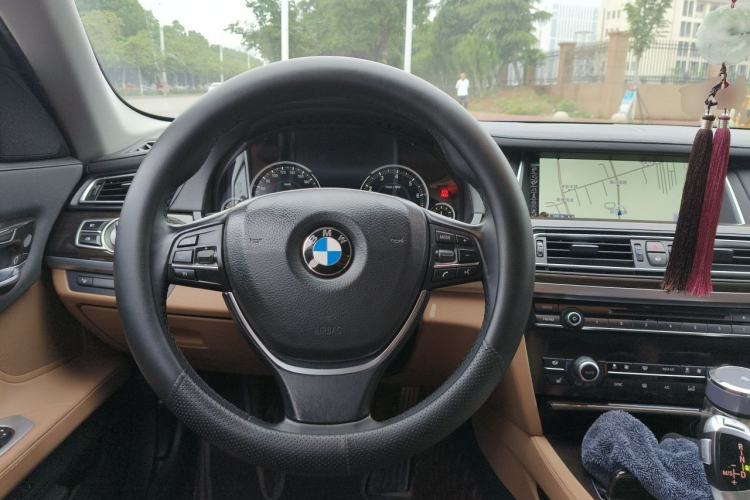 Used BMW 7 Series 2014 730Li Premium Edition Steering Wheel