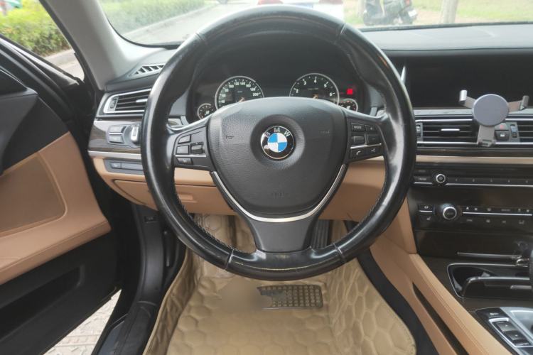 Used BMW 7 Series 2014 730Li Premium Edition Steering Wheel