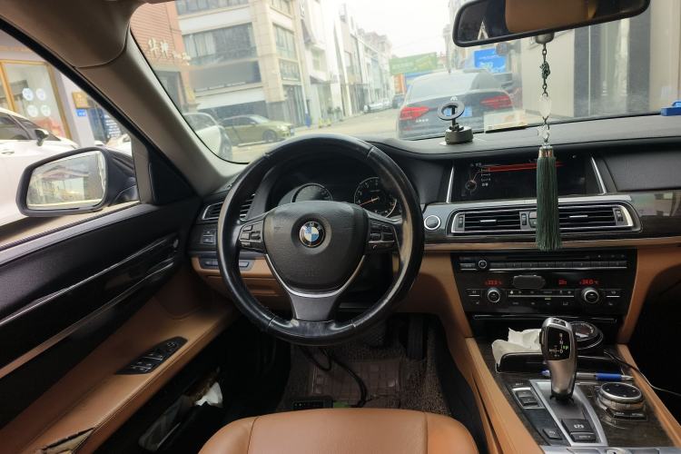 Used BMW 7 Series 2014 730Li Premium Edition Steering Wheel