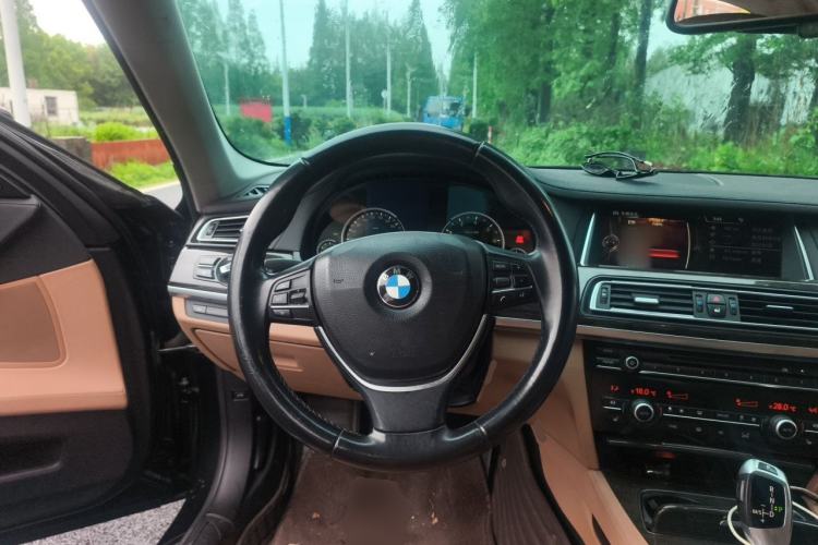 Used BMW 7 Series 2014 730Li Premium Edition Steering Wheel