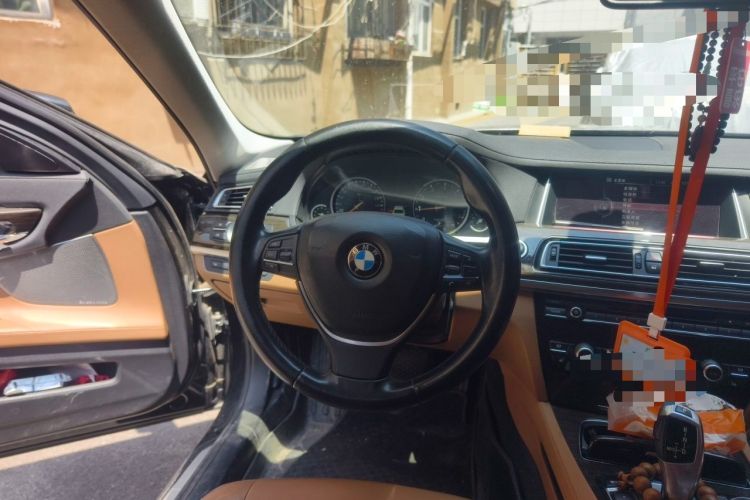 Used BMW 7 Series 2014 730Li Premium Edition Steering Wheel