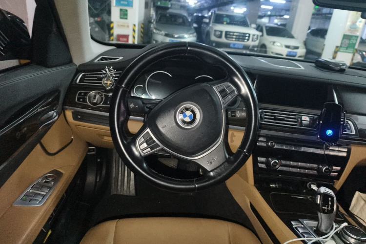 Used BMW 7 Series 2014 730Li Premium Edition Steering Wheel