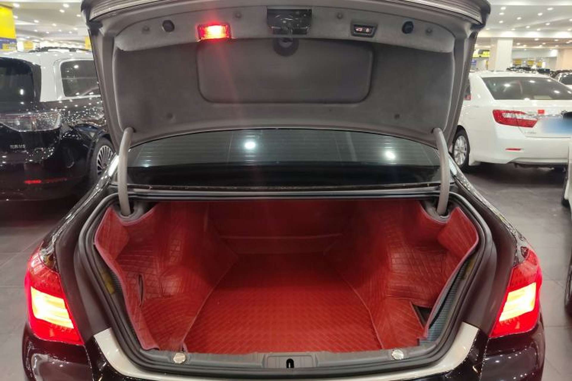 Used BMW 7 Series 2014 730Li Premium Edition Trunk