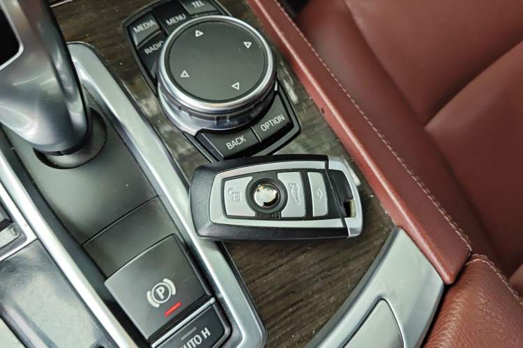 Used BMW 7 Series 2014 730Li Premium Edition Vehicle Key