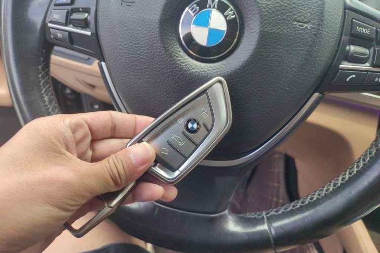 Used BMW 7 Series 2014 730Li Premium Edition Vehicle Key