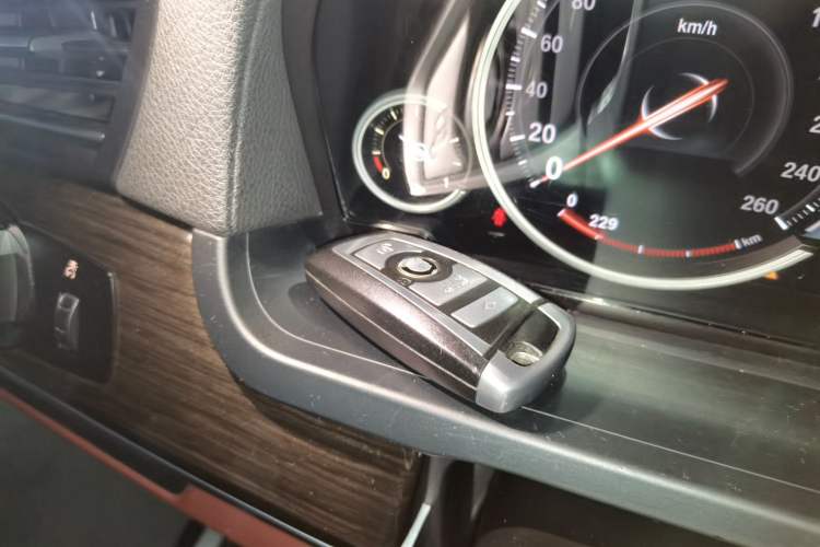 Used BMW 7 Series 2014 730Li Premium Edition Vehicle Key