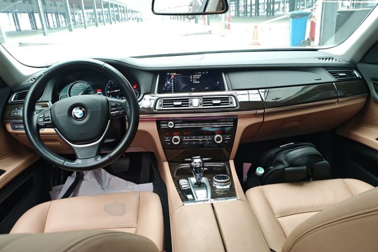 Used BMW 7 Series 2014 730Li Premium Edition Center Console