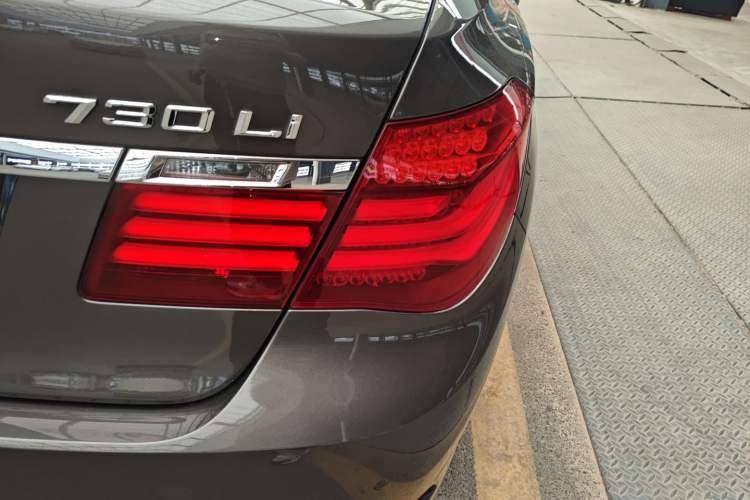 Used BMW 7 Series 2014 730Li Premium Edition Exterior 3