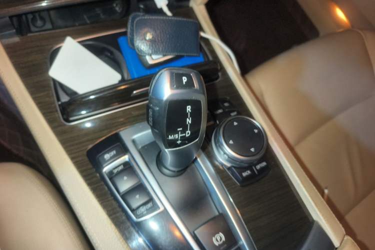 Used BMW 7 Series 2014 730Li Premium Edition Gear Lever
