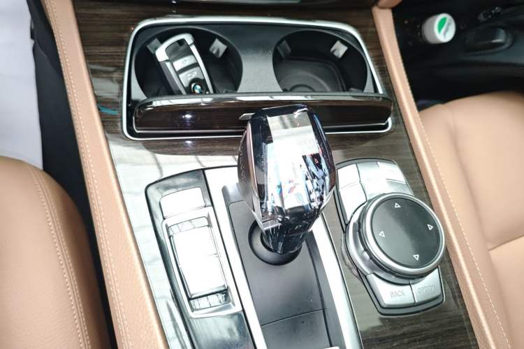 Used BMW 7 Series 2014 730Li Premium Edition Gear Lever