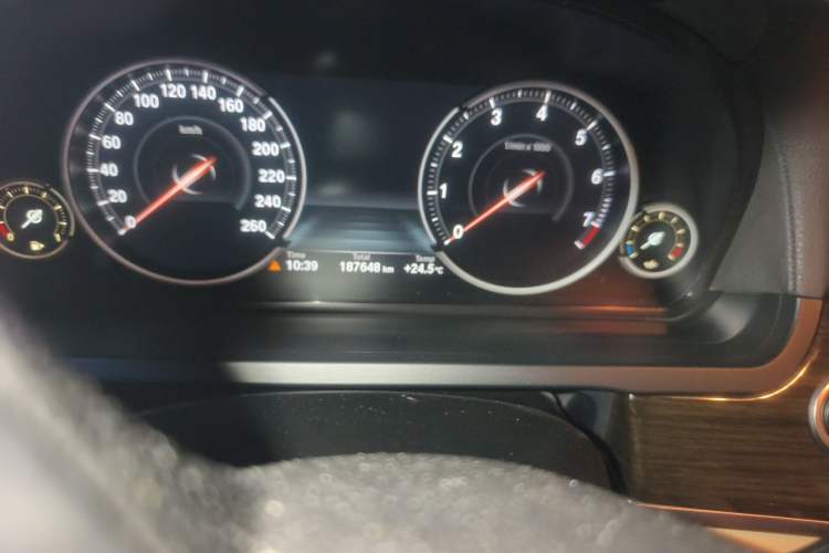 Used BMW 7 Series 2014 730Li Premium Edition Odometer Close Up