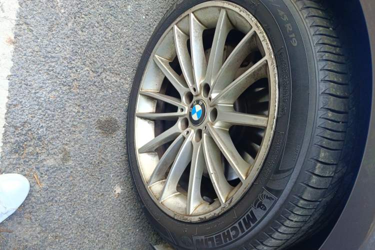 Used BMW 7 Series 2014 730Li Premium Edition Right Front Wheel Hub