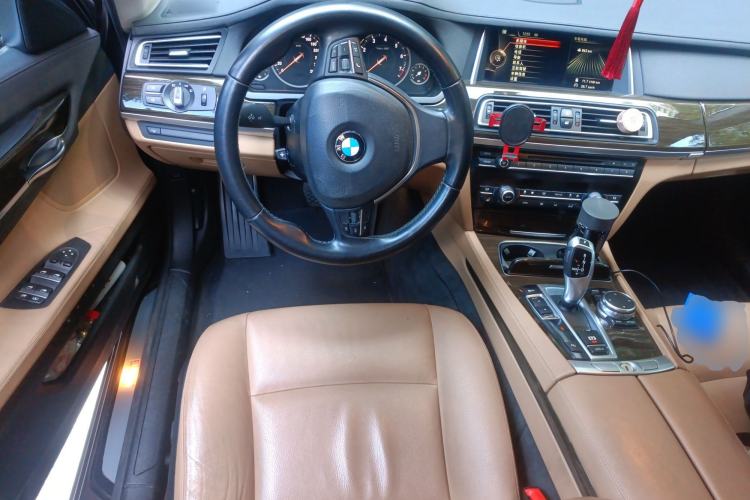 Used BMW 7 Series 2014 730Li Premium Edition Steering Wheel