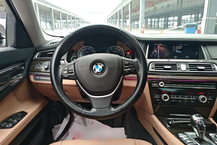 Used BMW 7 Series 2014 730Li Premium Edition Steering Wheel