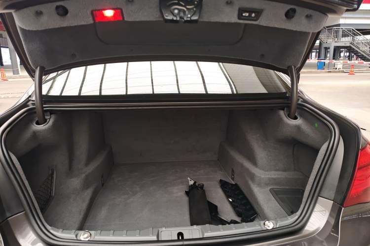 Used BMW 7 Series 2014 730Li Premium Edition Trunk