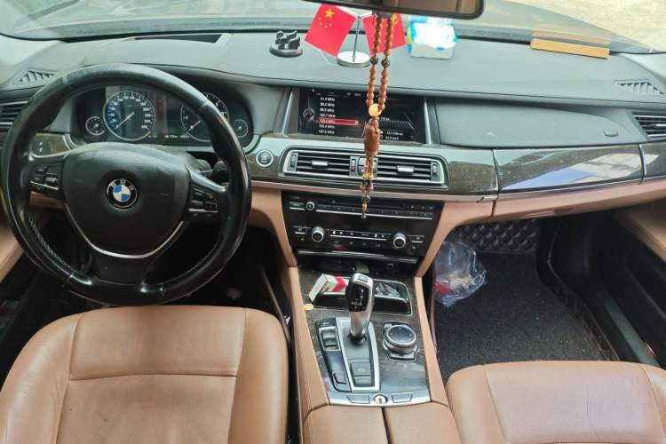 Used BMW 7 Series 2014 730Li Premium Edition Center Console