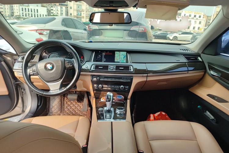 Used BMW 7 Series 2014 730Li Premium Edition Center Console