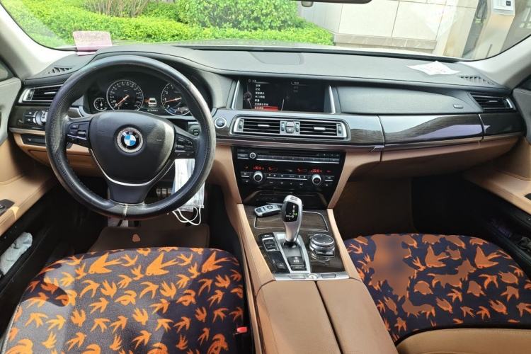 Used BMW 7 Series 2014 730Li Premium Edition Center Console