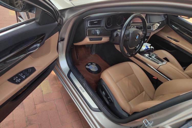 Used BMW 7 Series 2014 730Li Premium Edition Driver Seat