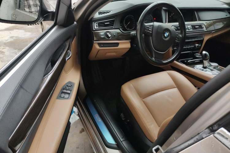 Used BMW 7 Series 2014 730Li Premium Edition Driver Seat