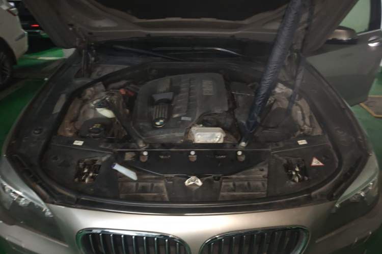 Used BMW 7 Series 2014 730Li Premium Edition Engine Bay