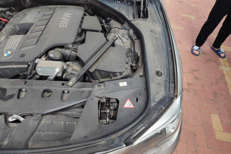 Used BMW 7 Series 2014 730Li Premium Edition Engine Bay Left