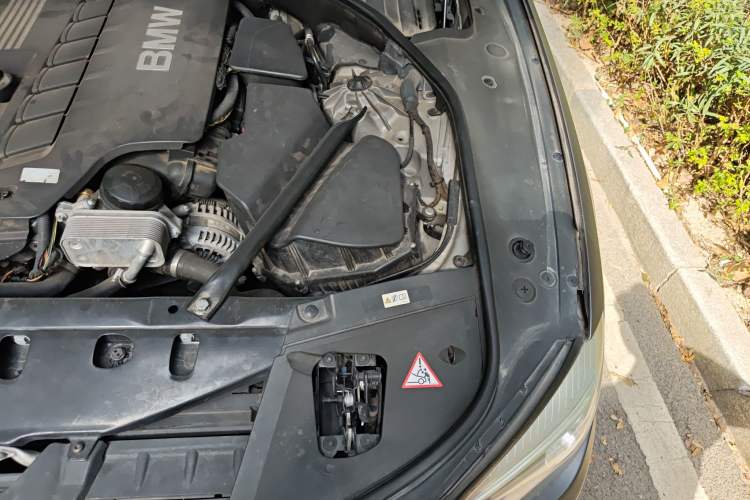 Used BMW 7 Series 2014 730Li Premium Edition Engine Bay Left