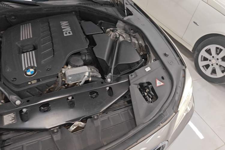 Used BMW 7 Series 2014 730Li Premium Edition Engine Bay Left