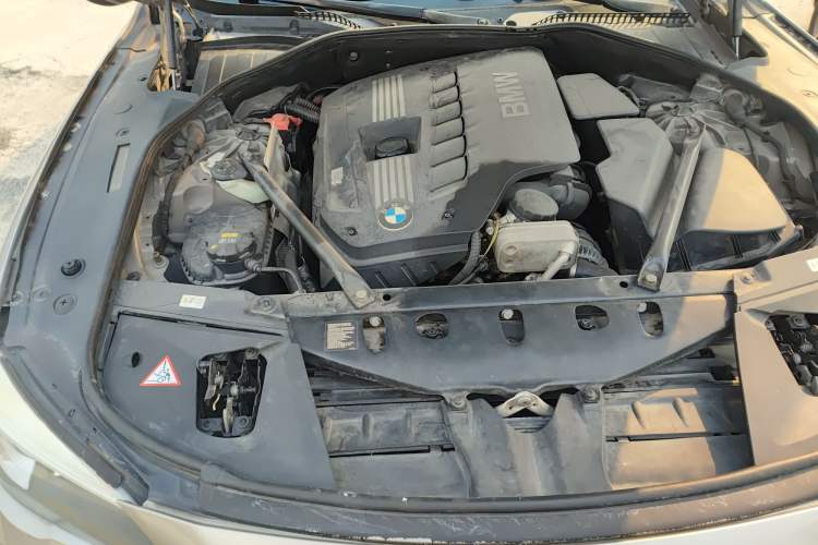 Used BMW 7 Series 2014 730Li Premium Edition Engine Bay Right