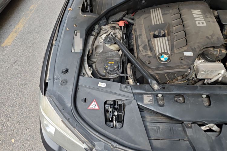 Used BMW 7 Series 2014 730Li Premium Edition Engine Bay Right
