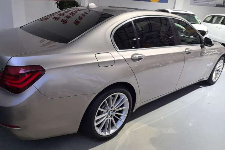 Used BMW 7 Series 2014 730Li Premium Edition Exterior 3