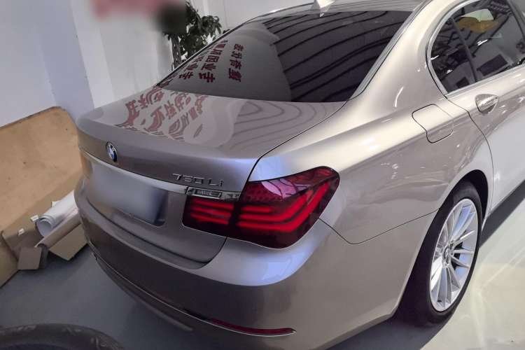 Used BMW 7 Series 2014 730Li Premium Edition Exterior 4