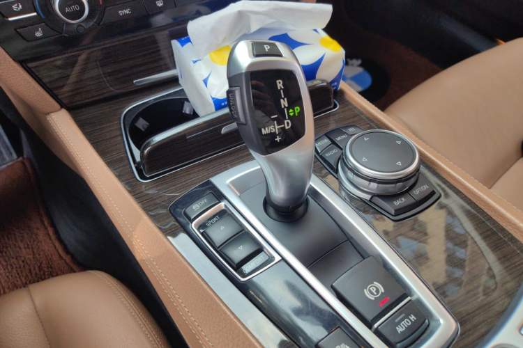 Used BMW 7 Series 2014 730Li Premium Edition Gear Lever