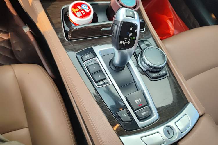 Used BMW 7 Series 2014 730Li Premium Edition Gear Lever