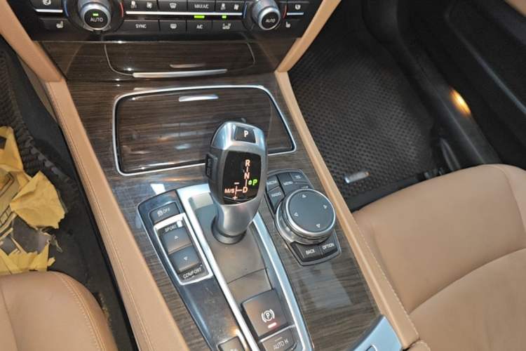 Used BMW 7 Series 2014 730Li Premium Edition Gear Lever