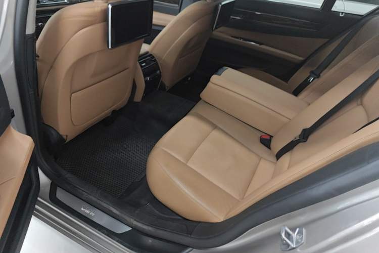 Used BMW 7 Series 2014 730Li Premium Edition Left Rear Seat