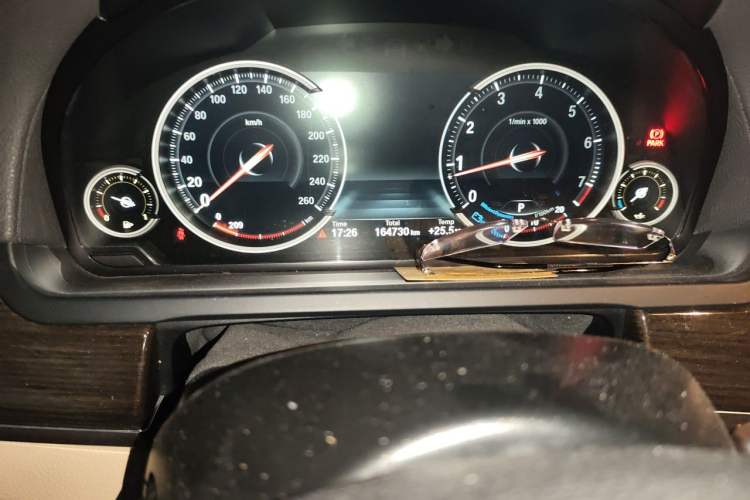 Used BMW 7 Series 2014 730Li Premium Edition Odometer Close Up