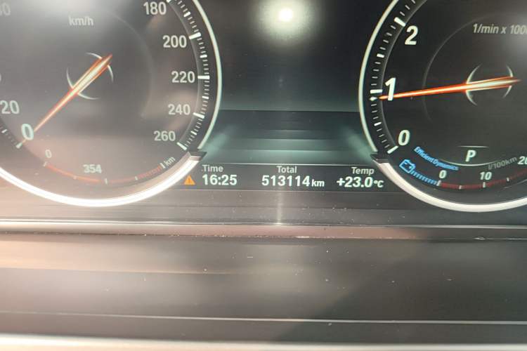 Used BMW 7 Series 2014 730Li Premium Edition Odometer Close Up