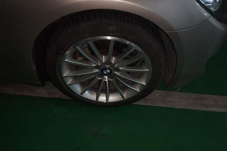 Used BMW 7 Series 2014 730Li Premium Edition Right Front Wheel Hub