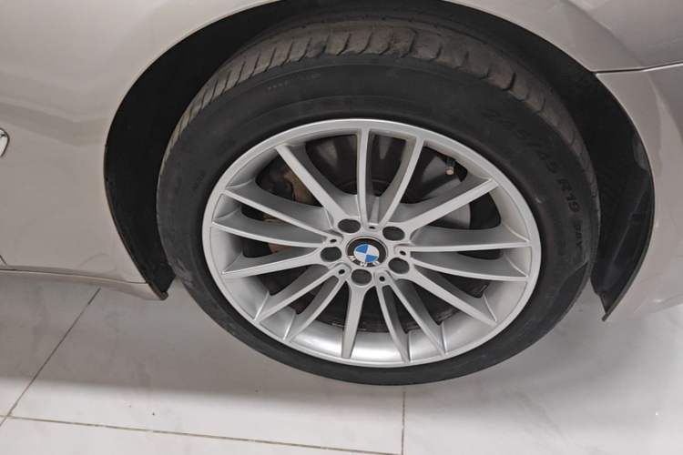 Used BMW 7 Series 2014 730Li Premium Edition Right Front Wheel Hub