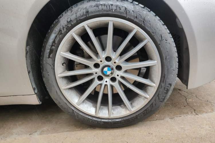 Used BMW 7 Series 2014 730Li Premium Edition Right Front Wheel Hub