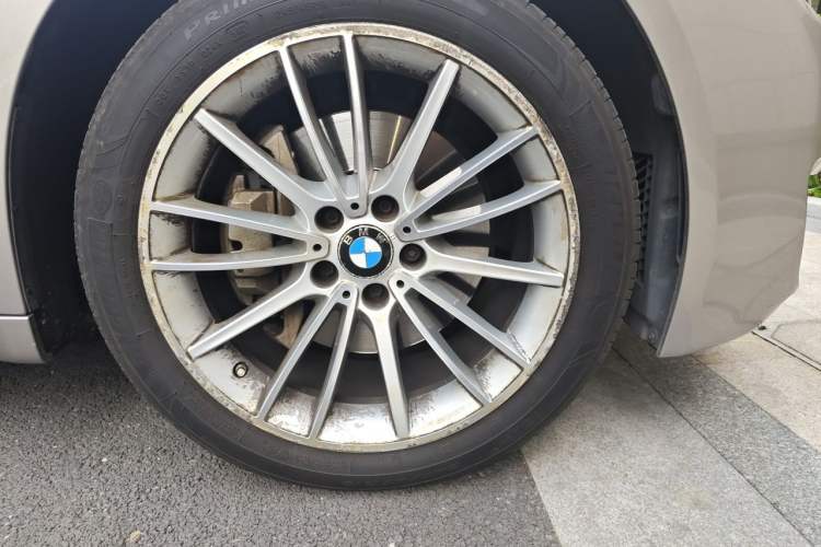 Used BMW 7 Series 2014 730Li Premium Edition Right Front Wheel Hub