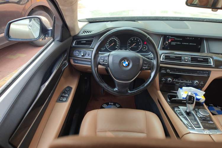 Used BMW 7 Series 2014 730Li Premium Edition Steering Wheel