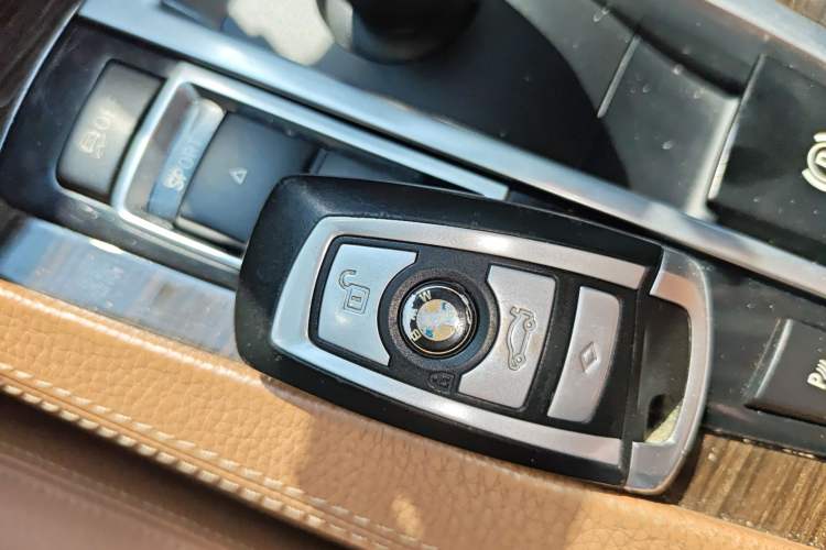 Used BMW 7 Series 2014 730Li Premium Edition Vehicle Key