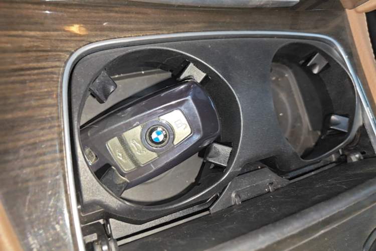 Used BMW 7 Series 2014 730Li Premium Edition Vehicle Key