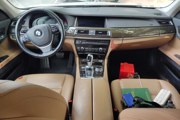 Used BMW 7 Series 2014 730Li Premium Edition Center Console